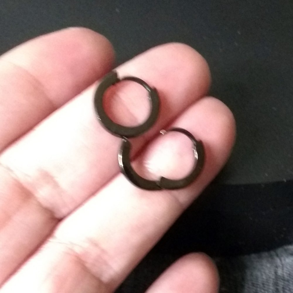 Unisex Men's or Women's Huggie Hoop Earrings! 304 Stainless Steel Gunmetal Black - Picture 5 of 6